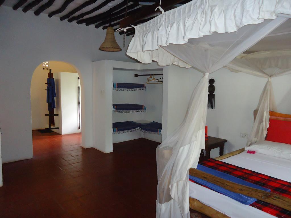 Kusini Beach Cottages Diani Beach Room photo
